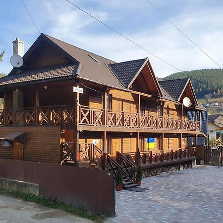 Krym Hotell Jaremtje Exteriör bild