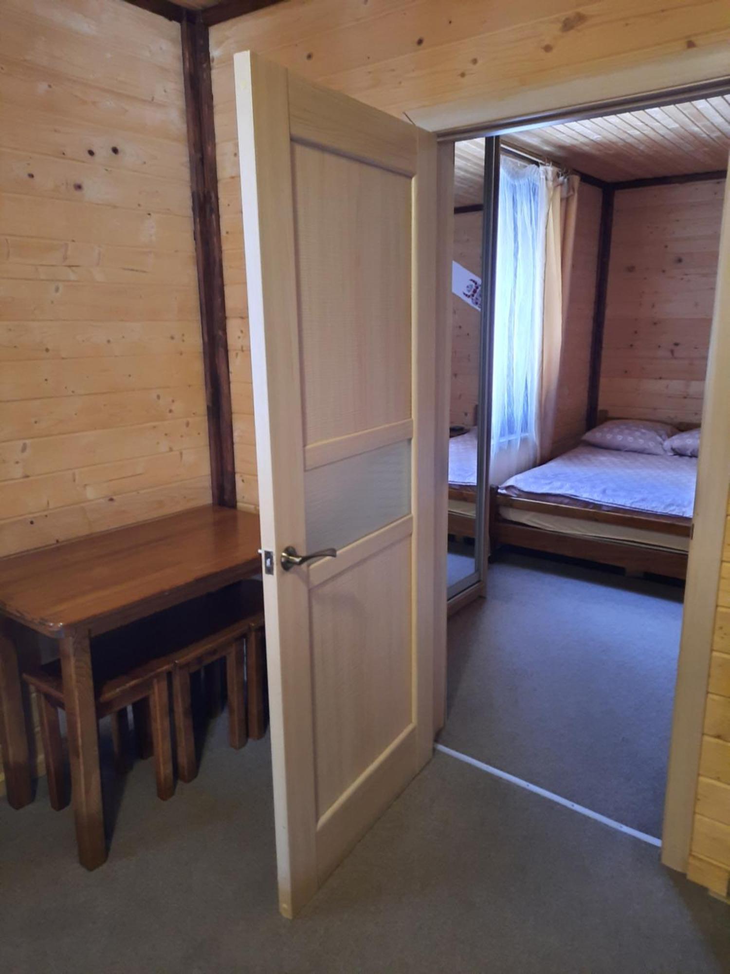 Krym Hotell Jaremtje Exteriör bild